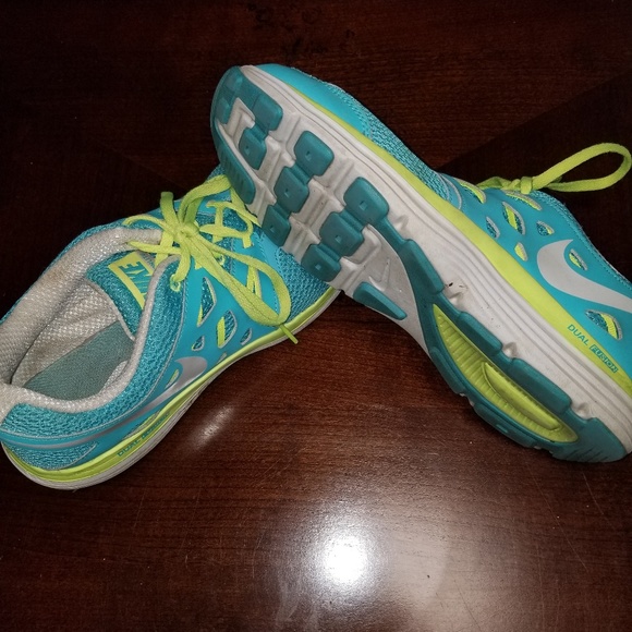 Nike Shoes - Womens Nike Dual Fusion size 9.5